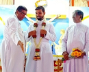 The Bondel parishioners welcome the new assistant parish priest Rev. Fr. William D’Souza with great